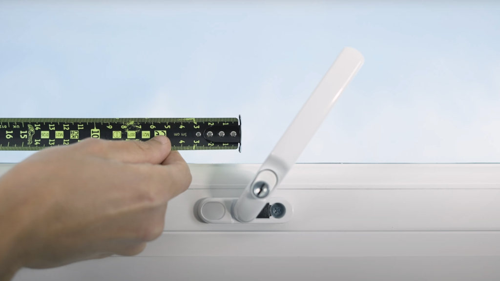 bottom handle pivot