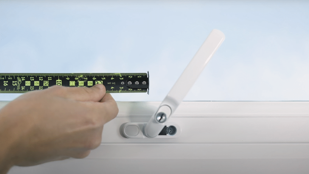 bottom handle pivot